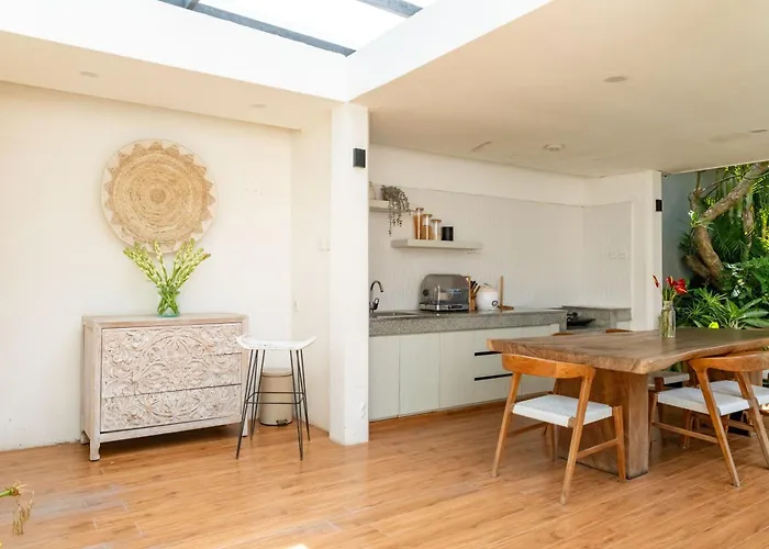Villa Stylish Tropical 2 Bedroom , , 400m To Finn *