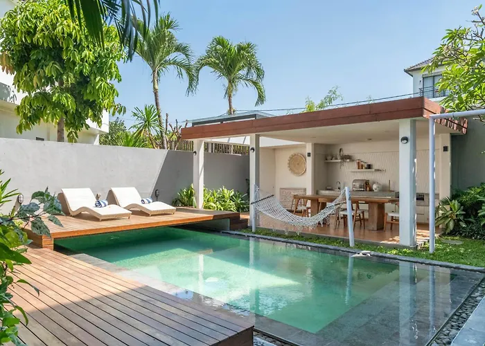 Stylish Tropical 2 Bedroom , , 400m To Finn Canggu (Bali)